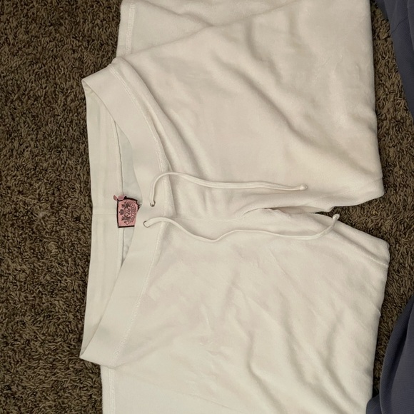 Juicy Couture Cream Hoodie and Sweatpants Set - Picture 2 of 4